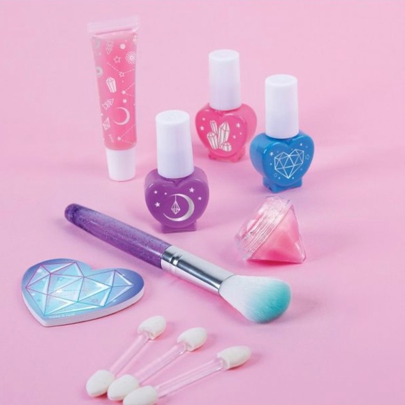 Kids Light Up Cosmetic Studio by Make It Real 8+ New - Picture 3 of 8